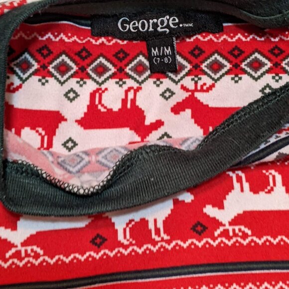 2 Christmas themed tops / long-sleeve t-shirts - Picture 4 of 7